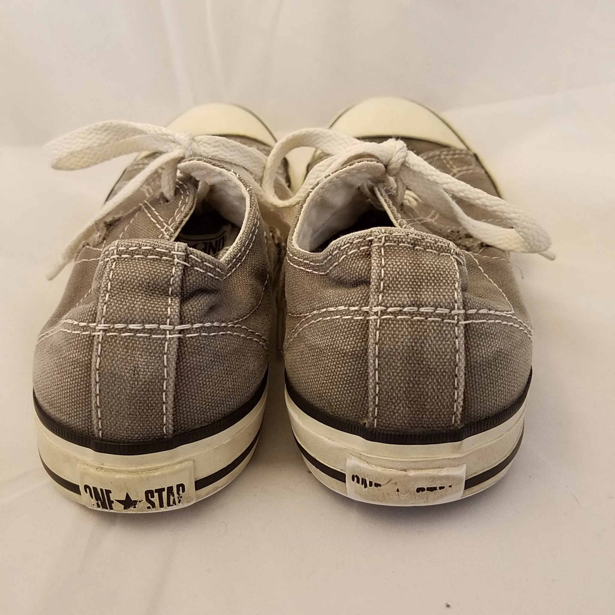 CONVERSE CHUCK TAYLOR GRAY  LOW TOP SNEAKER ADULT SIZE JUNIORS 5