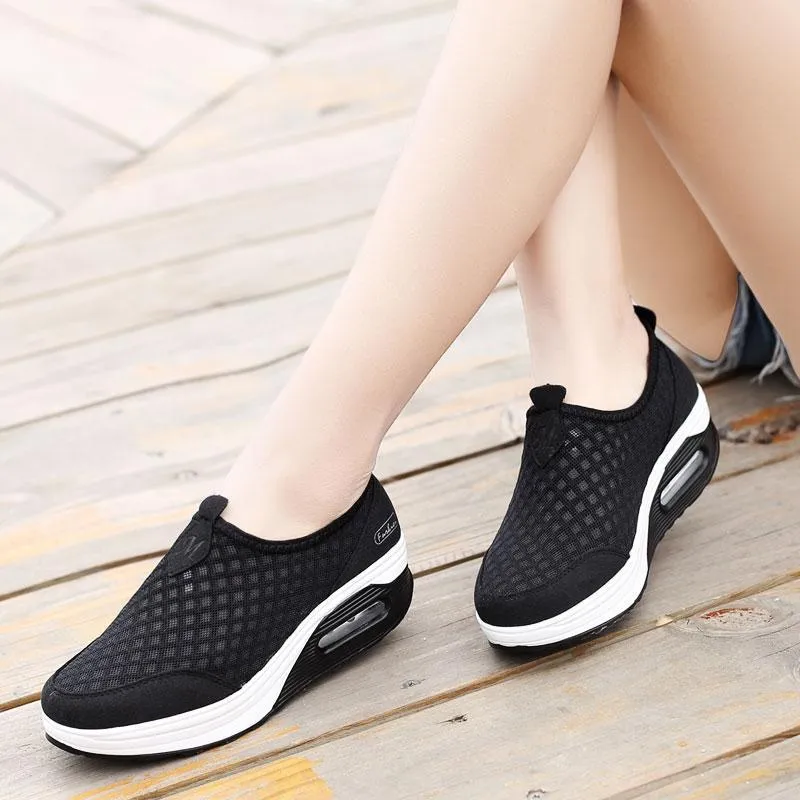 Women's Mesh Air Cushion Shake Sneakers