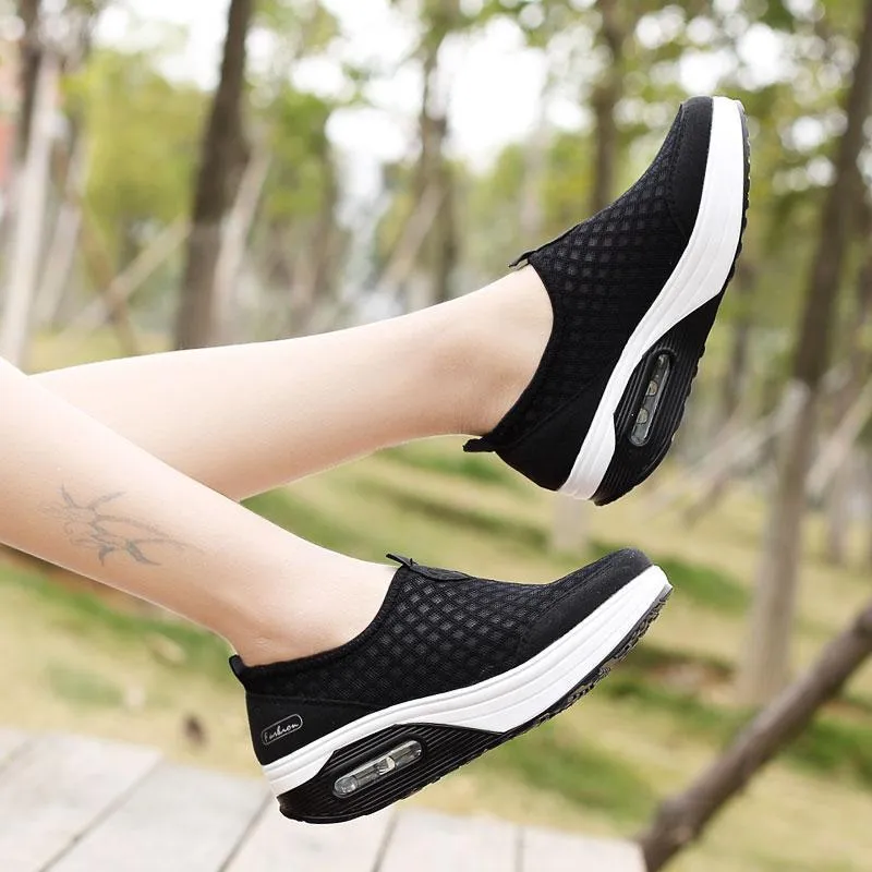 Women's Mesh Air Cushion Shake Sneakers